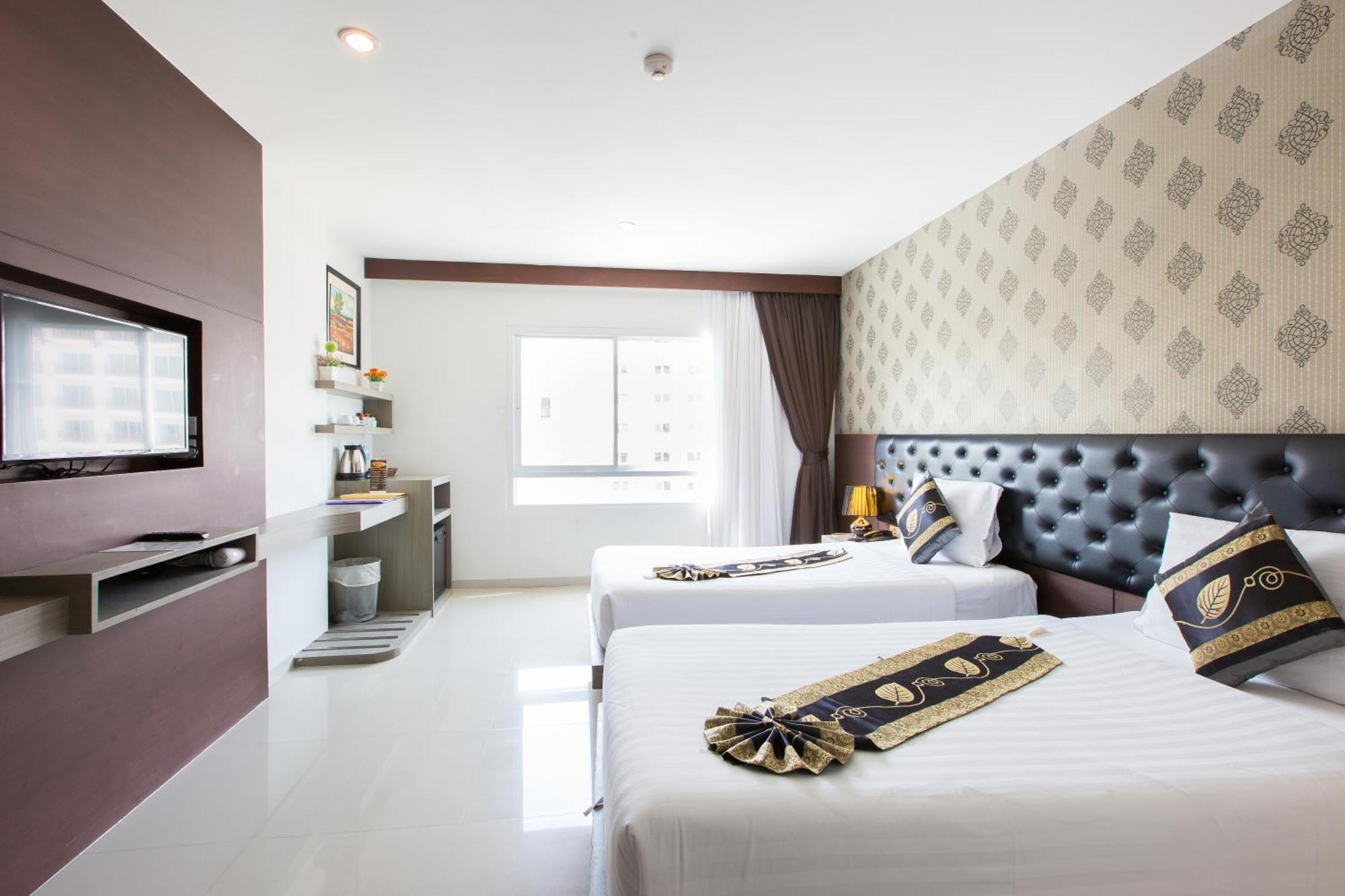 Hemingways Silk Hotel Patong Luaran gambar