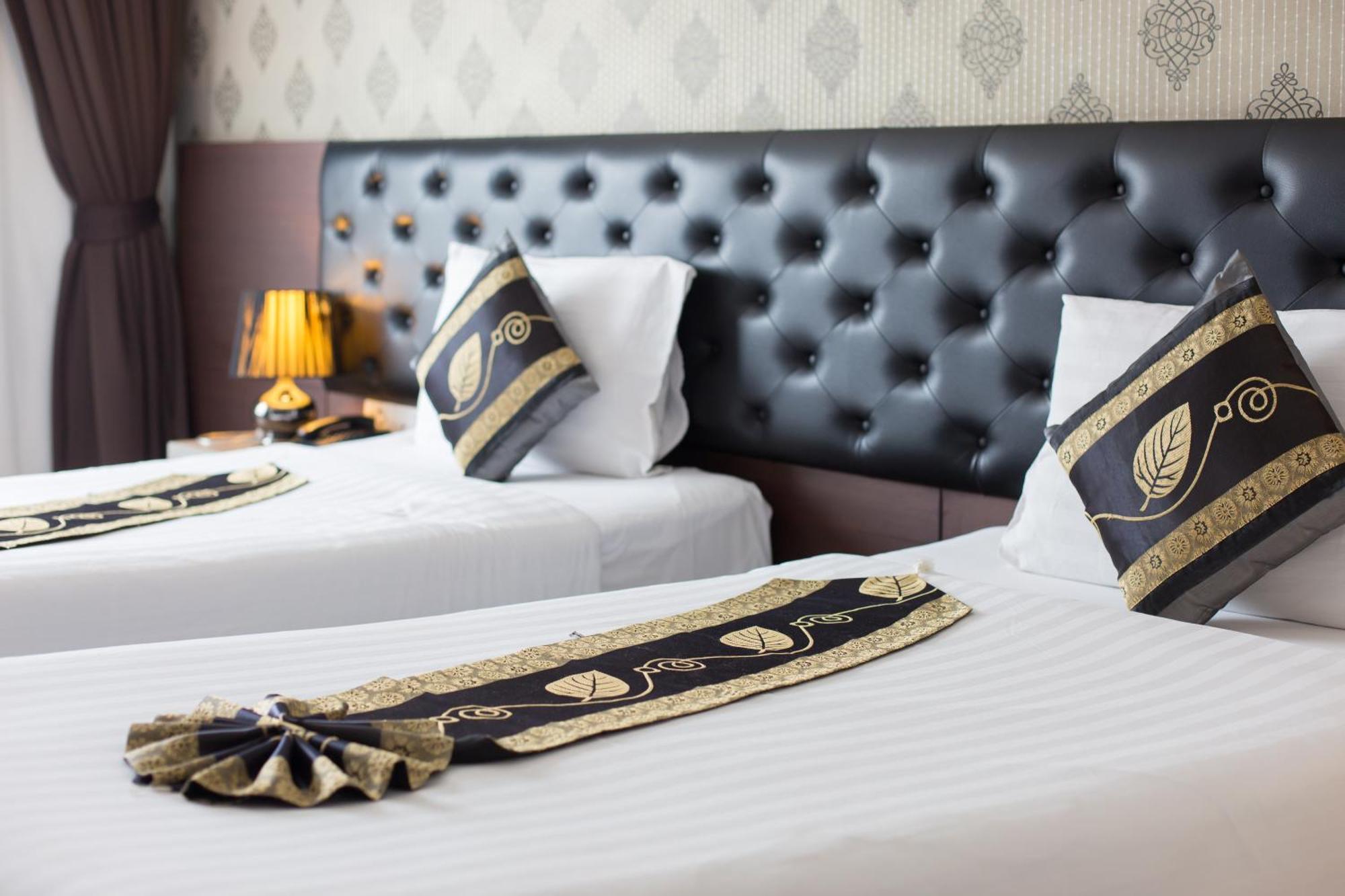 Hemingways Silk Hotel Patong Luaran gambar