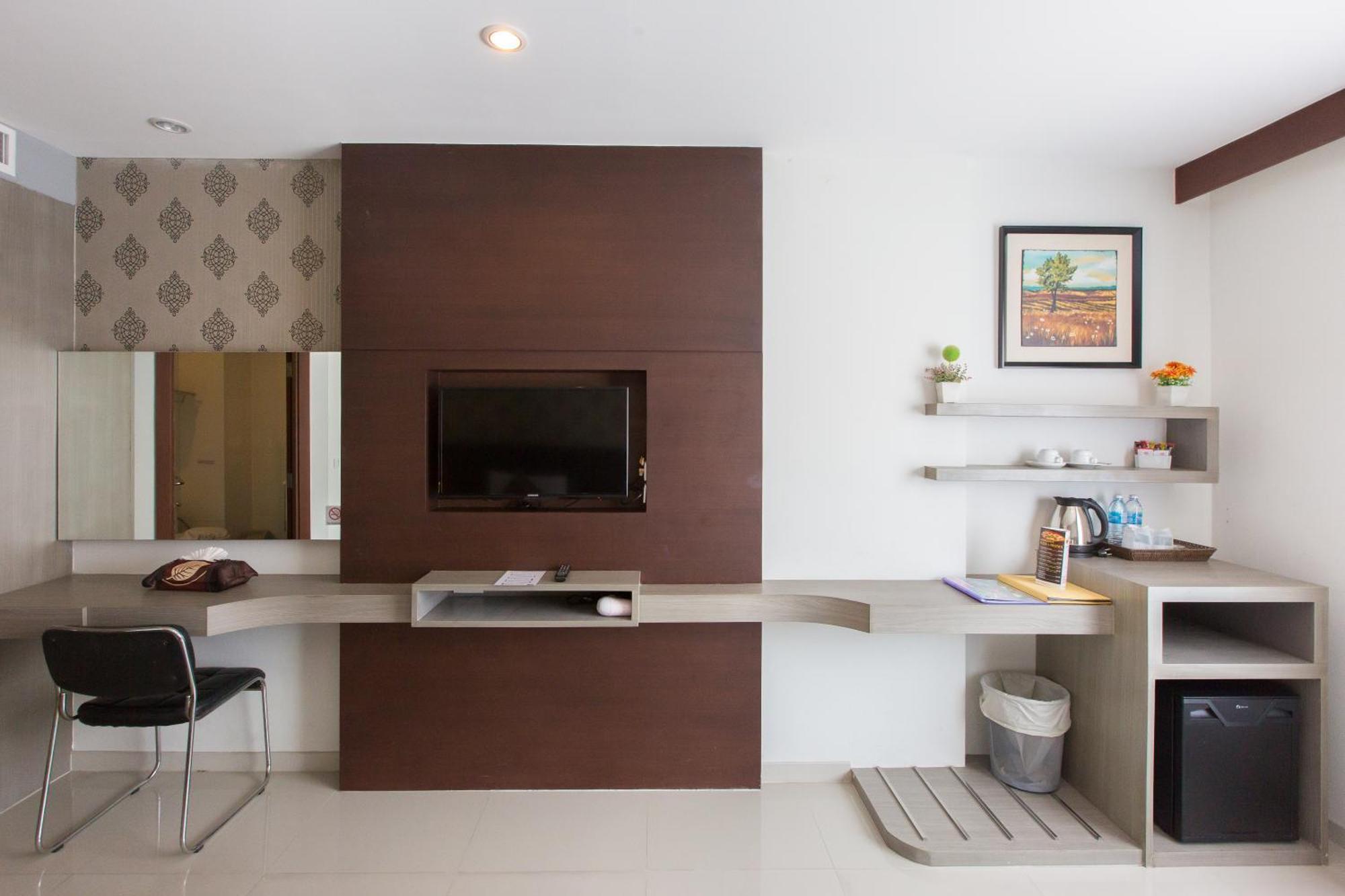 Hemingways Silk Hotel Patong Luaran gambar