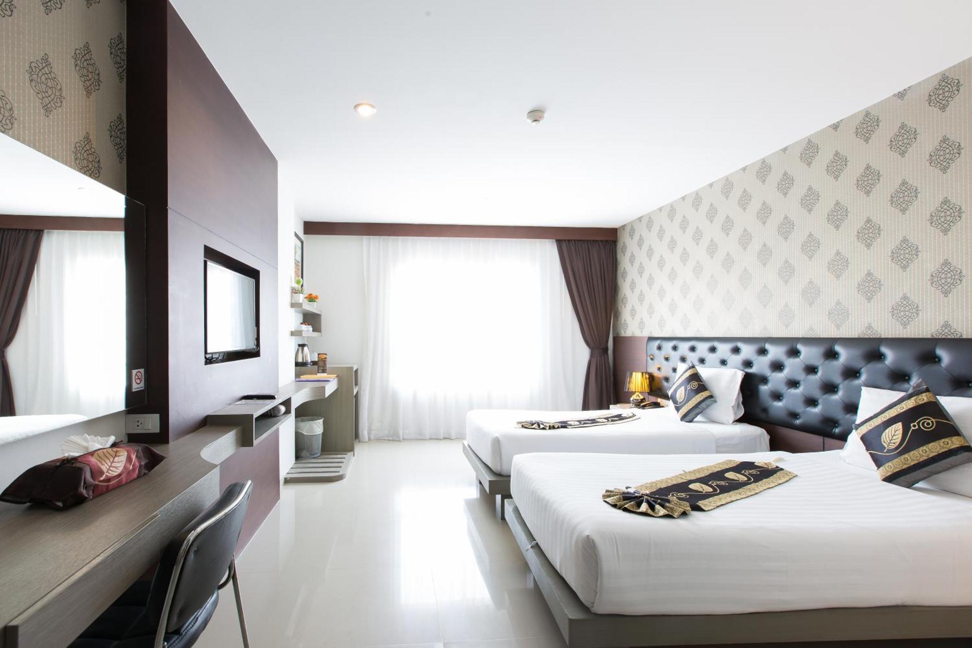Hemingways Silk Hotel Patong Luaran gambar