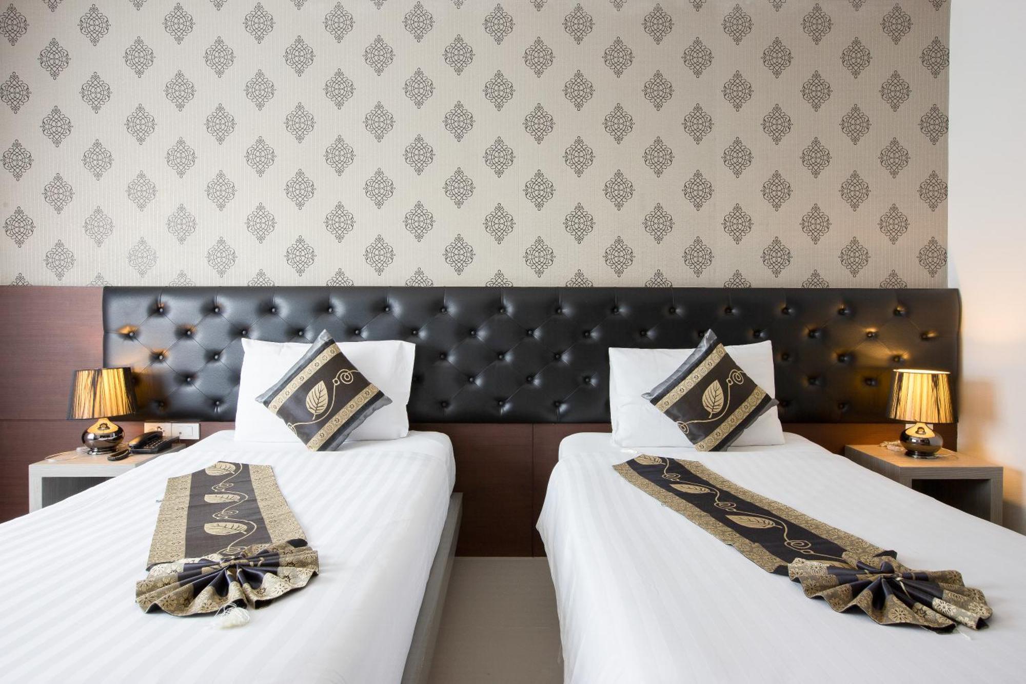Hemingways Silk Hotel Patong Luaran gambar