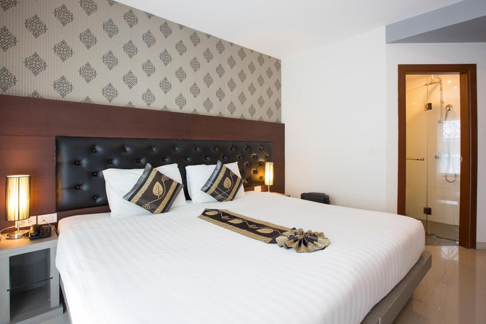 Hemingways Silk Hotel Patong Luaran gambar